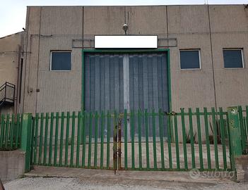 Capannone meccano2 augusta 333 mq + piazzale 64mq