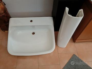 Lavabo in ceramica con colonna
