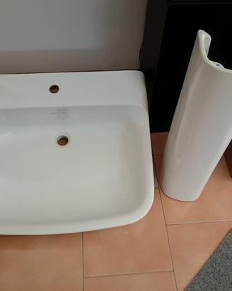 Lavabo in ceramica con colonna