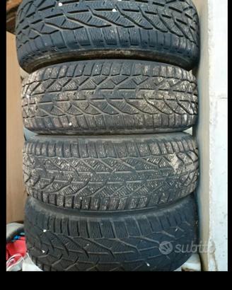 gomme invernali 215 65 16