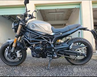Moto Benelli Leoncino 800