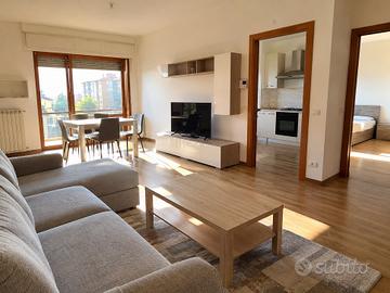 Trilocale con TERRAZZO - OSTIENSE