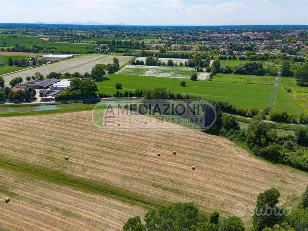 Rustico / Casale di 649 m² con più di 5 locali a V - Vista 5