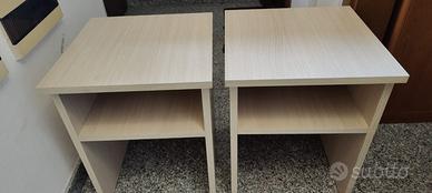 Comodino in rovere chiaro