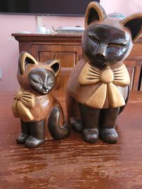 Gatti marroni con fiocco oro Thun Vintage