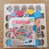 Gioco con numeri da incastrare