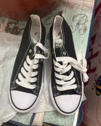 Scarpe simil converse