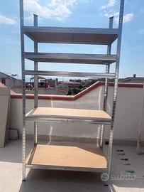 Grande scaffale, praticamente NUOVO.