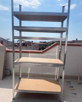 Grande scaffale, praticamente NUOVO.