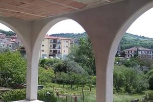 Villa di 230 m² con più di 5 locali e box auto a M