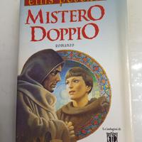 Mistero Doppio romanzo giallo medievale Peters