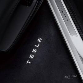 luci led logo tesla