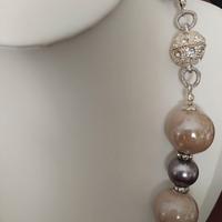 Collana in ceramica beige rosato
