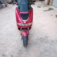 Vendesi scooter Peugeot Elyseo 150