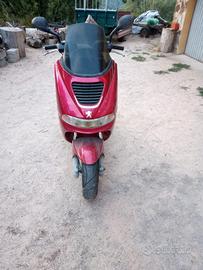 Vendesi scooter Peugeot Elyseo 150