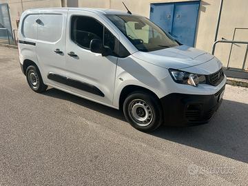 Peugeot partner 1.5 diesel 3 posti full optional