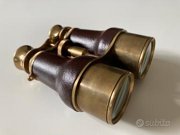 Vecchio canocchiale vintage in ottone e pelle