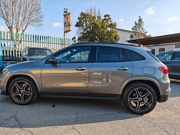 MERCEDES BENZ GLA 180D 2023