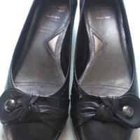 Scarpe in vernice e pelle nere