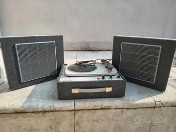 Giradischi vintage con casse