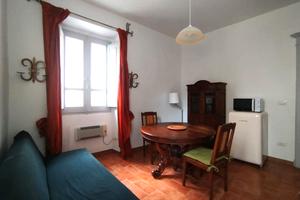 Ampio bilocale pressi Piazza Università