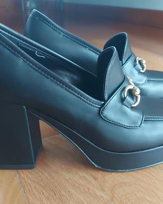 Scarpe décolleté vera pelle. Plateau e tacco 37
