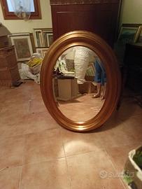 specchio ovale cornice dorata