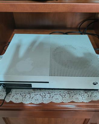 Xbox One S + Joystick + 5 giochi