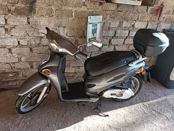 Scooter kimco people