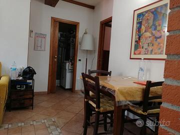 Terracina centro appartamento con balcone e posto