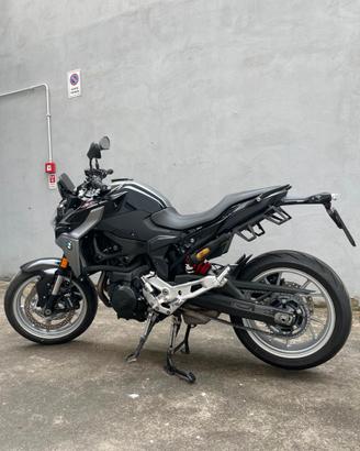 BMW F 900 R (F900R)