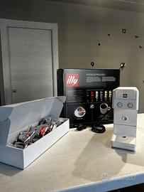 Macchina caffe Illy Y3.3 NUOVA