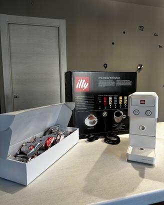 Macchina caffe Illy Y3.3 NUOVA
