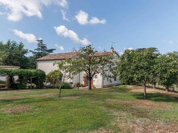 Villa di 160 m² con più di 5 locali a Viterbo