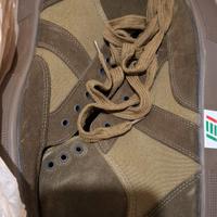 Scarpe E.I. color verde militare