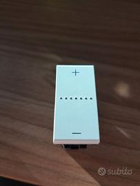 N4418 Dimmer a pulsante universale BTICINO.