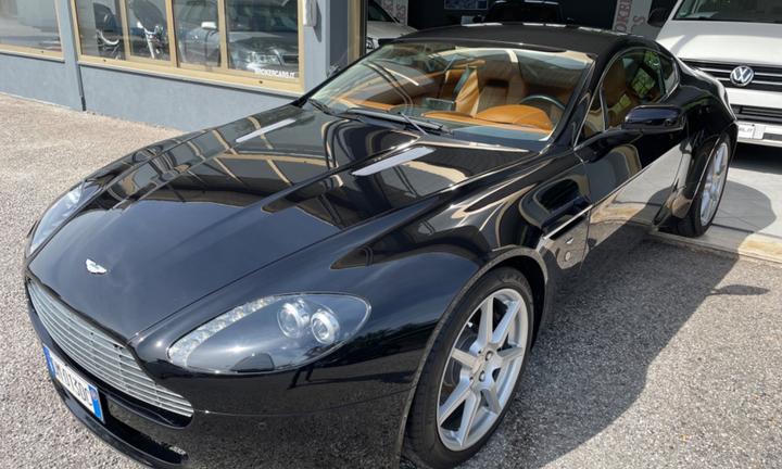 Aston Martin V8 Vantage Coupé Sportshift