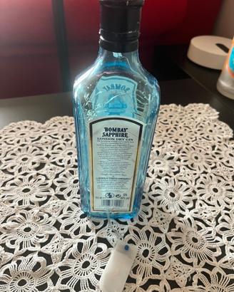 Bottiglia luminosa Gin Bombay Sapphire blu con LED