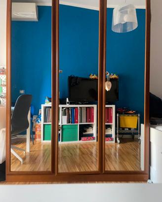 Armadio in legno con specchio- non Ikea