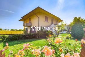 Villa di 277 m² con 3 locali a Azzano San Paolo