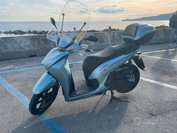 Honda SH 350 blu zeffiro