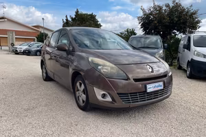 Renault Scénic 1.5 dCi Dynamique - 2011