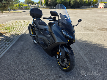 Yamaha Tmax 560