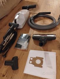Aspirapolvere Miele S168 con accessori
