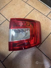 FARO SKODA OCTAVIA 2016