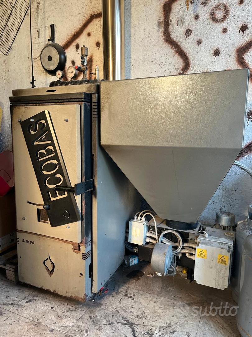 コンソメ様 Caldaia / Stufa policombustibile Sithec Ecobas 35