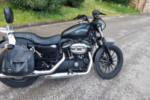 Moto Harley 883