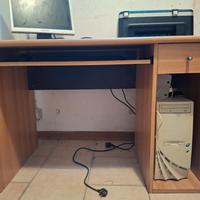 scrivania personal computer 