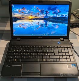 Notebook, computer portatile Fujitsu Lifebook A512