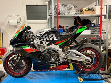 Aprilia RSV4 RF 1100